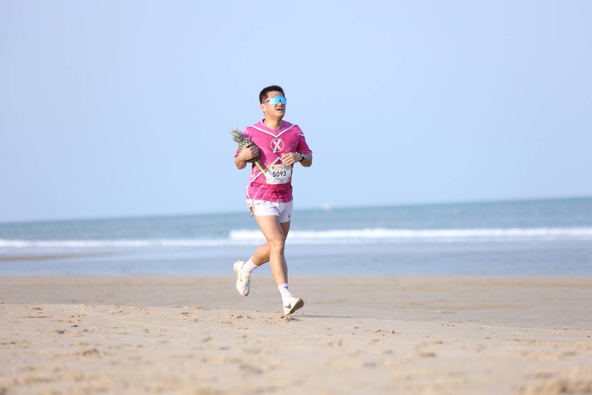 NinjaTooK's tweet photo. Scenic 1/2 Marathon Pranburi 2026 : Beach Run Presented by PO Care 🍍 🌊 

#SCENICMARATHON
#SCENICMARATHONSERIES2026
#SCENICHALFMARATHONPRANBURI2026
#SCENICHALFMARATHONPRANBURI
#SCENICROUTE
#วิ่งฟินเที่ยว
#วิ่งเที่ยววิวสวย
#วิ่งแบกสับปะรด
#runwithlove https://t.co/CnKQXMs1nb