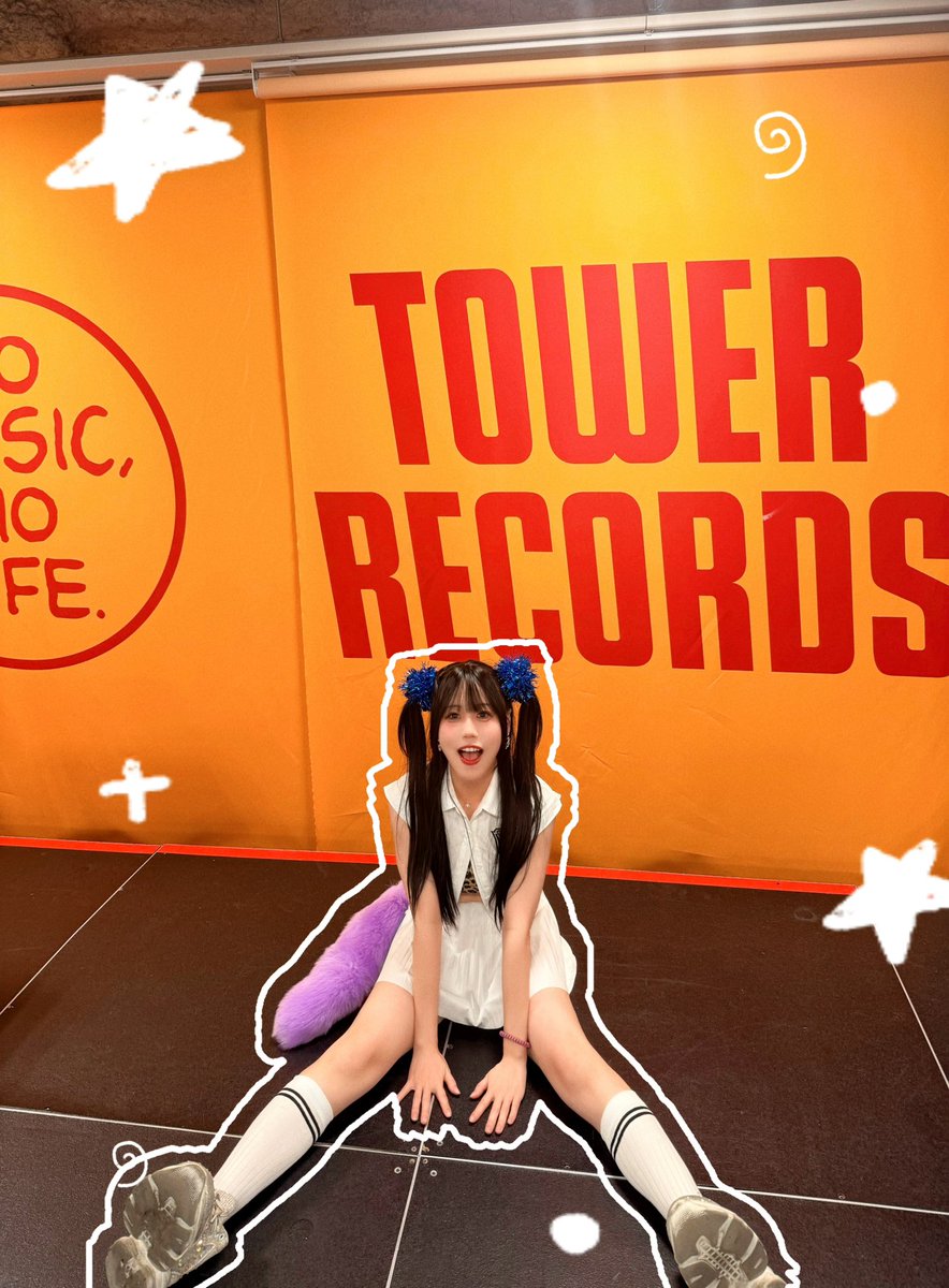 YPapple's tweet image. #アイオケ 
タワーレコード池袋店さん
ありがとうございました💜

初めてこの服はどう？めっちゃ涼しい！これ大好き！🤣✨🎤

今日みんなの応援ありがとうね💞