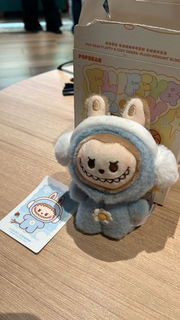wts popmart fluffy cozy series ; labubu

freshpull &amp; unused
200k negotiable

📍 bandung, ina.