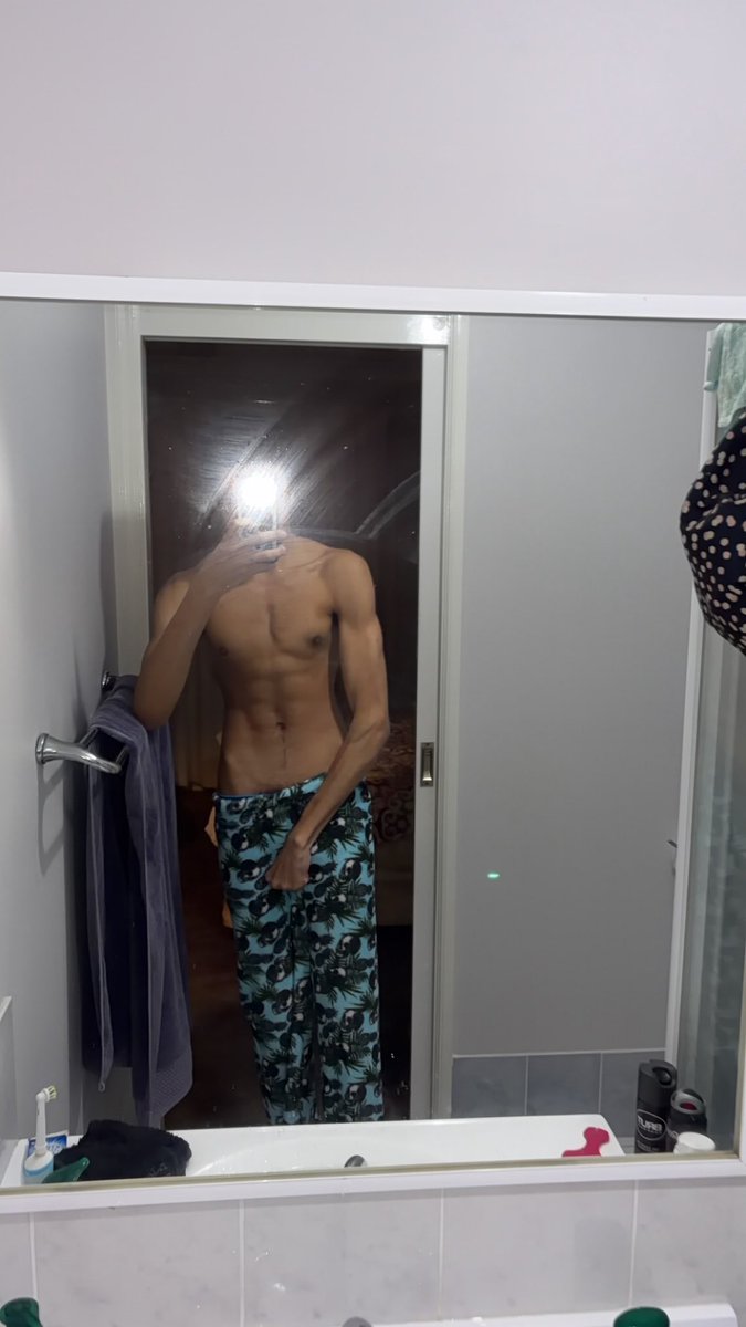 lamzdabrah's tweet photo. after gym…before sleep😮‍💨

#nsfwtwt #cnc #cnckink #nsfw #sensitiveyoungman https://t.co/YcL3AW2rze