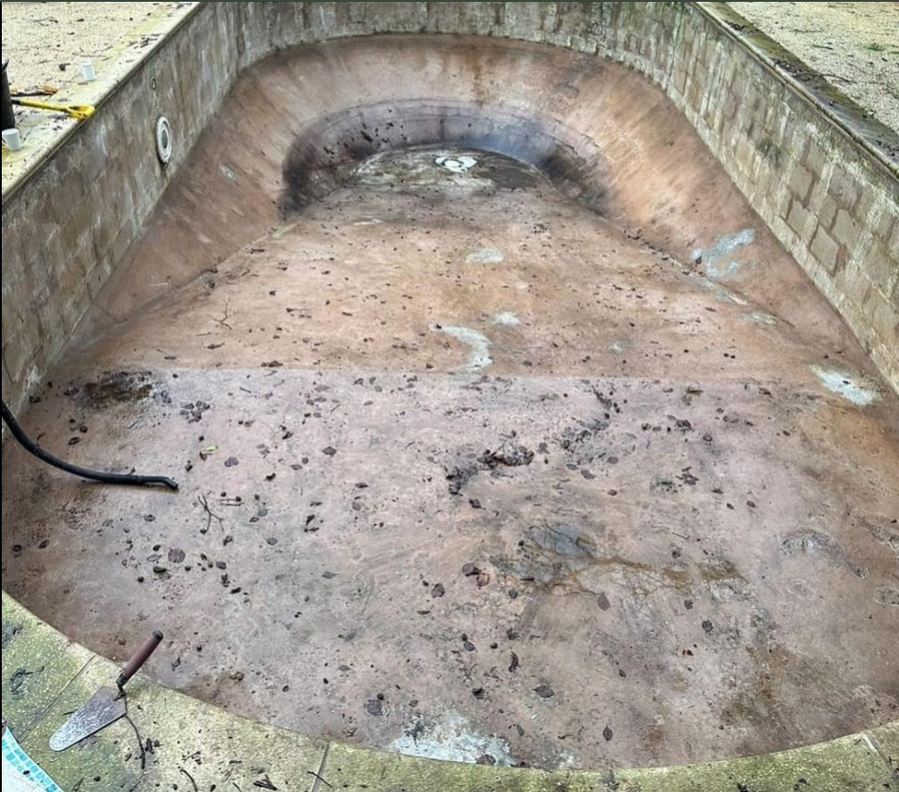 munroepools's tweet image. Bringing your pool back to life with @munroepools . 💎Check out this incredible journey of restoration and design💦

#MunroePoolUg #PoolRestoration #PoolContructions #PoolMaintenance