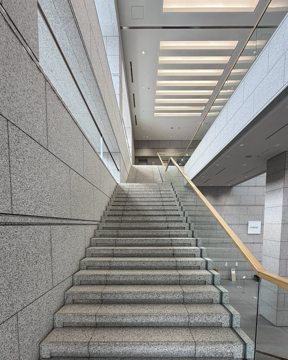 bibitan0227's tweet photo. 大学生のみんな明日から三連休は東京都現代美術館ぜーんぶ無料で見られるからね、素敵なところだからぜひ行ってね
大人も500円から展示見られるからぜひ☕️ https://t.co/OvKlAlFPk8