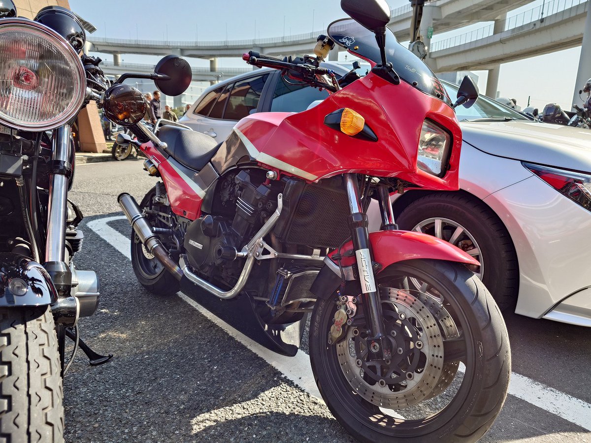 某日某所で見かけたNinja、今でも高値で売られてるんですよね～。 実は