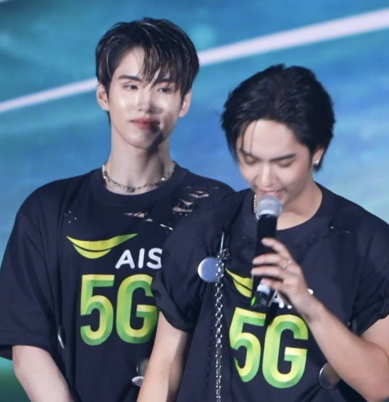 ป๊าด ๆๆๆๆ พูนแล่ว สานตาเพิ่นน คักโพดดดด

#AISINFINITEUS
#AISwithTHANKS

#PHUTATCHAI #COPPERdechawat