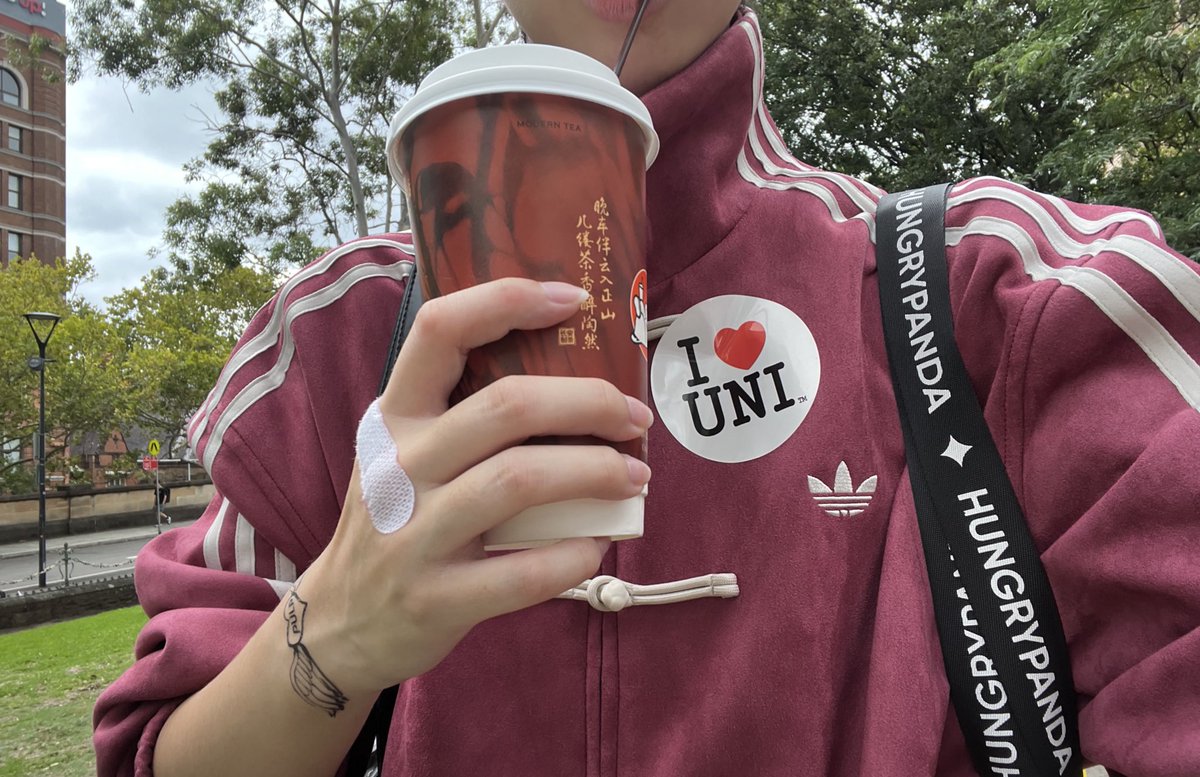 L0VEX1N's tweet image. #oweek events (visiting my friends uni)