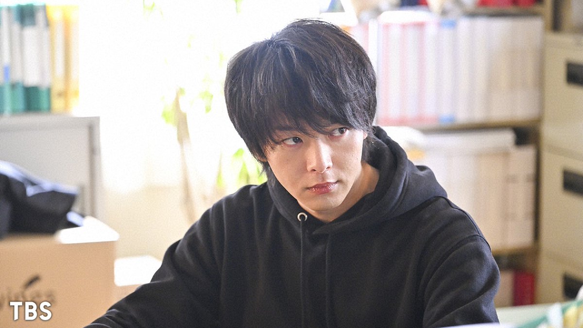 tbs_pr's tweet photo. この後よる10時からは『金曜ドラマ「ＤＲＥＡＭ　ＳＴＡＧＥ」(6)【夢も仲間も捨て…涙と決意のラストライブ】』。

デビュー1位を逃し、ユンギは父の会社を継ぐ約束のため脱退を決意。夢も、かけがえない仲間も捨てて「もう遊んでなんかいられないんだよ!」と叫ぶ瞳には大粒の涙…
#tbs https://t.co/QsVIno4BjZ