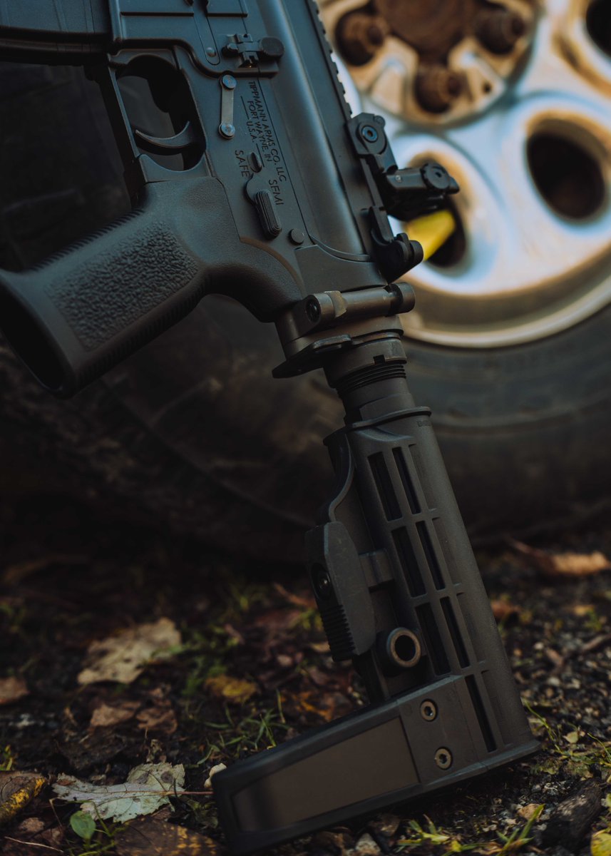 Tippmann_Arms's tweet photo. The T5 Arm Brace combined with the BUG OUT hinge assembly keeps your pistol setup compact without sacrificing stability. Folds down for transport. Locks up solid when it’s time to work.

#TippmannArms #M422 #MicroElite #BugOut #22LR #Rimfire #RangeDay #AmericanMade #CompactBuild https://t.co/V0GDd6c4Ax