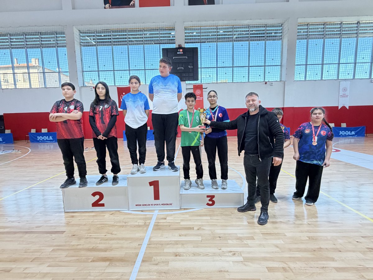 GSB_Nigde's tweet photo. 🥌🏆 Okul Sporları Floor Curling Yıldızlar (Kız-Erkek-Karma) Mahalli Müsabakaları Tamamlandı!

Kıyasıya mücadele, takım ruhu ve stratejinin ön planda olduğu müsabakalar sonunda dereceye giren okullarımız belli oldu. 👏✨ https://t.co/UlyNH7ngEK