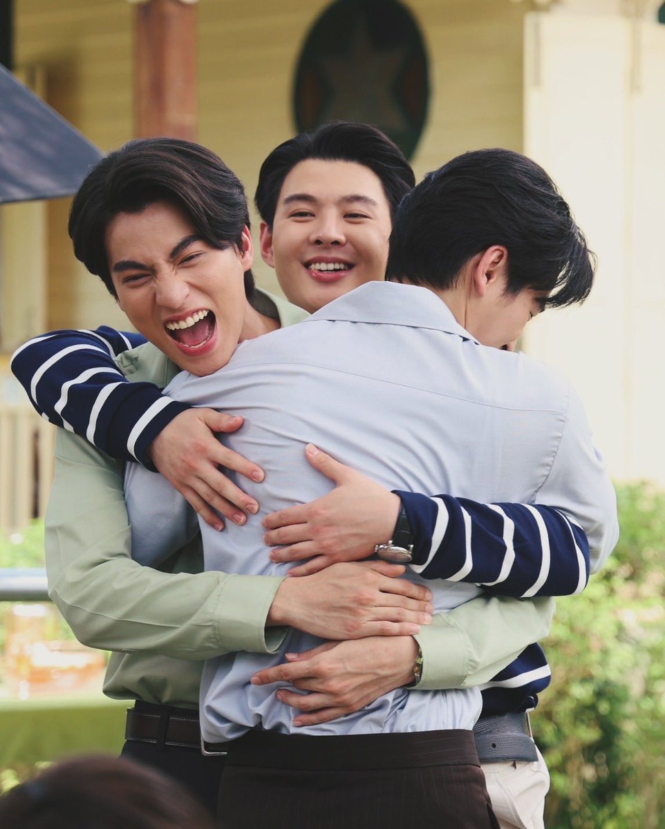 Khun Phum is just so cute 🥰 

Even his tiny little fingers are cute 🥰 

Saint As Khun Phum
#SaintShinesInEveryRole
#ใจพิสุทธิ์
#Saint_sup