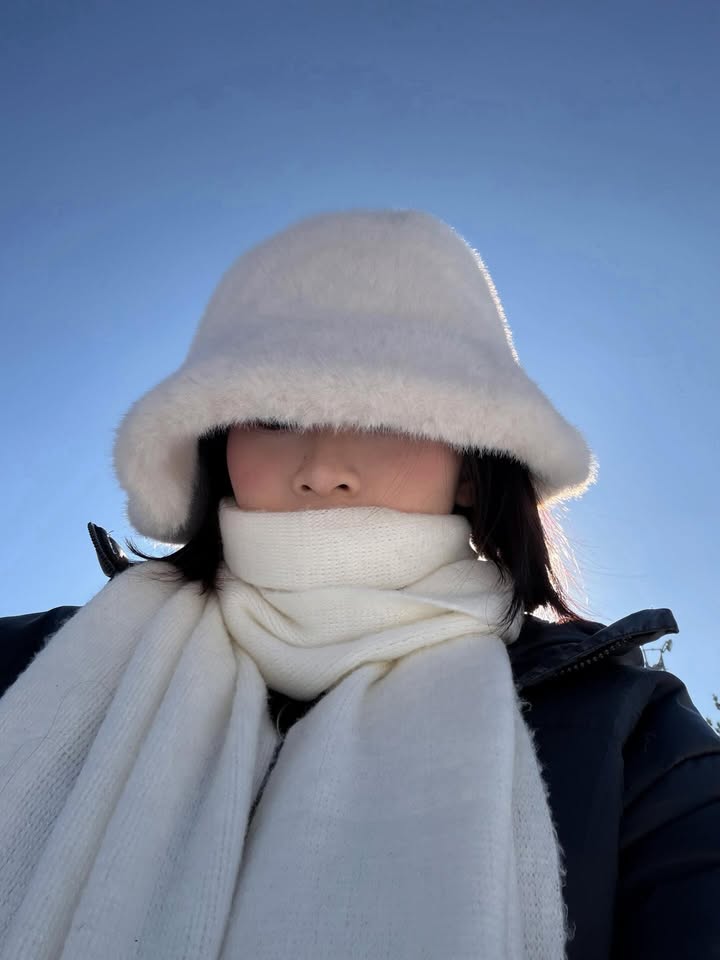 Out Of Context Lyn tweet media