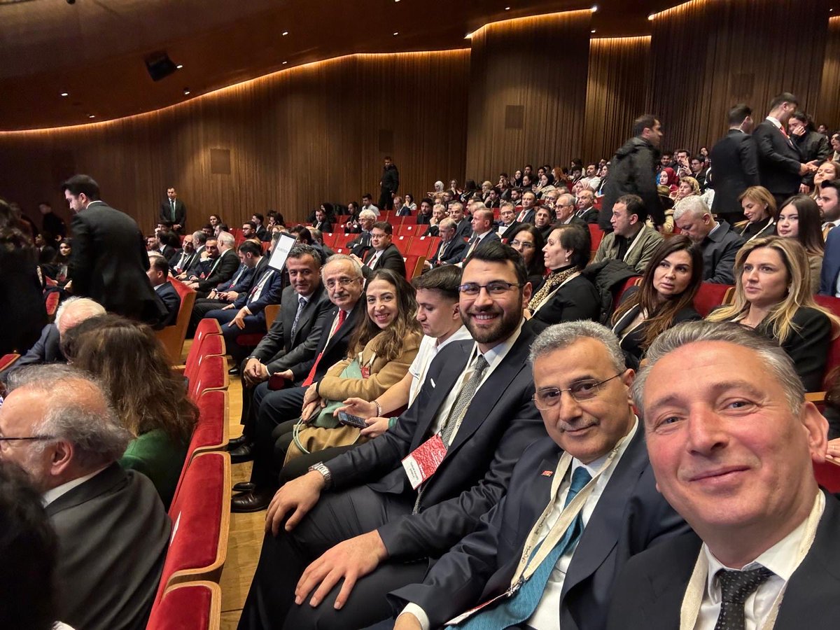 Cumhurbaşkanımız ve Genel Başkanımız Sayın Recep Tayyip Erdoğan’ın katılımlarıyla, Onursal Başkanlığını MKYK Üyemiz ve Samsun Milletvekilimiz Sayın Çiğdem Karaaslan’ın yürüttüğü Cemre Vakfı’nın lansman programına katıldık.

Milletimize ve ülkemize hayırlı olmasını temenni ediyor,