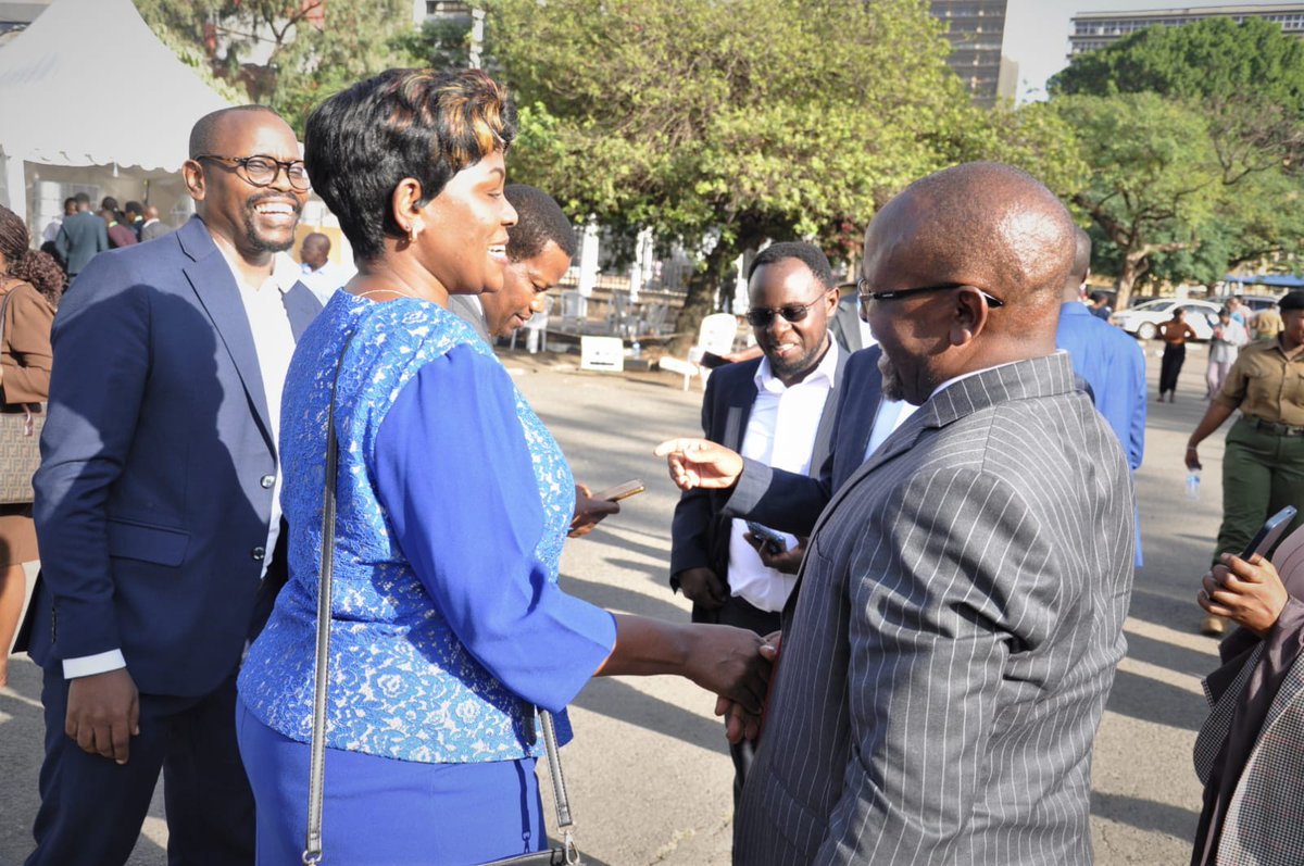 wakilinyokabi's tweet image. #lsk Elections... 

A time to Greet and Meet... Uzee haupigi hodi, sisi ni Seniors voting at the Supreme Court... Congrats to the winners, may they serve well with distinction led by the President SC Kanjama👏 👏 👏