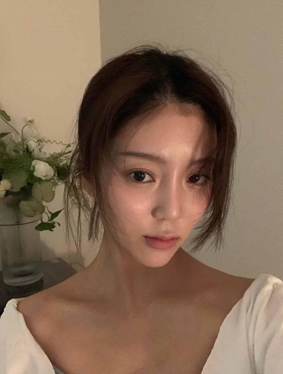 memo_93_98's tweet photo. 넘흐예쁘잖아....
2026년에도덩랑해🤍 https://t.co/40TBu7dpzQ