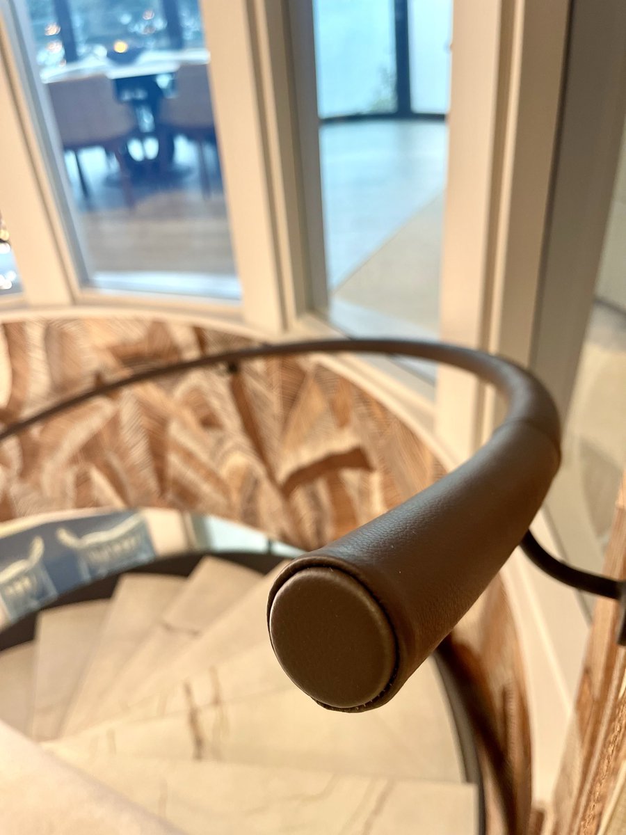 Hide and Stitch tweet media