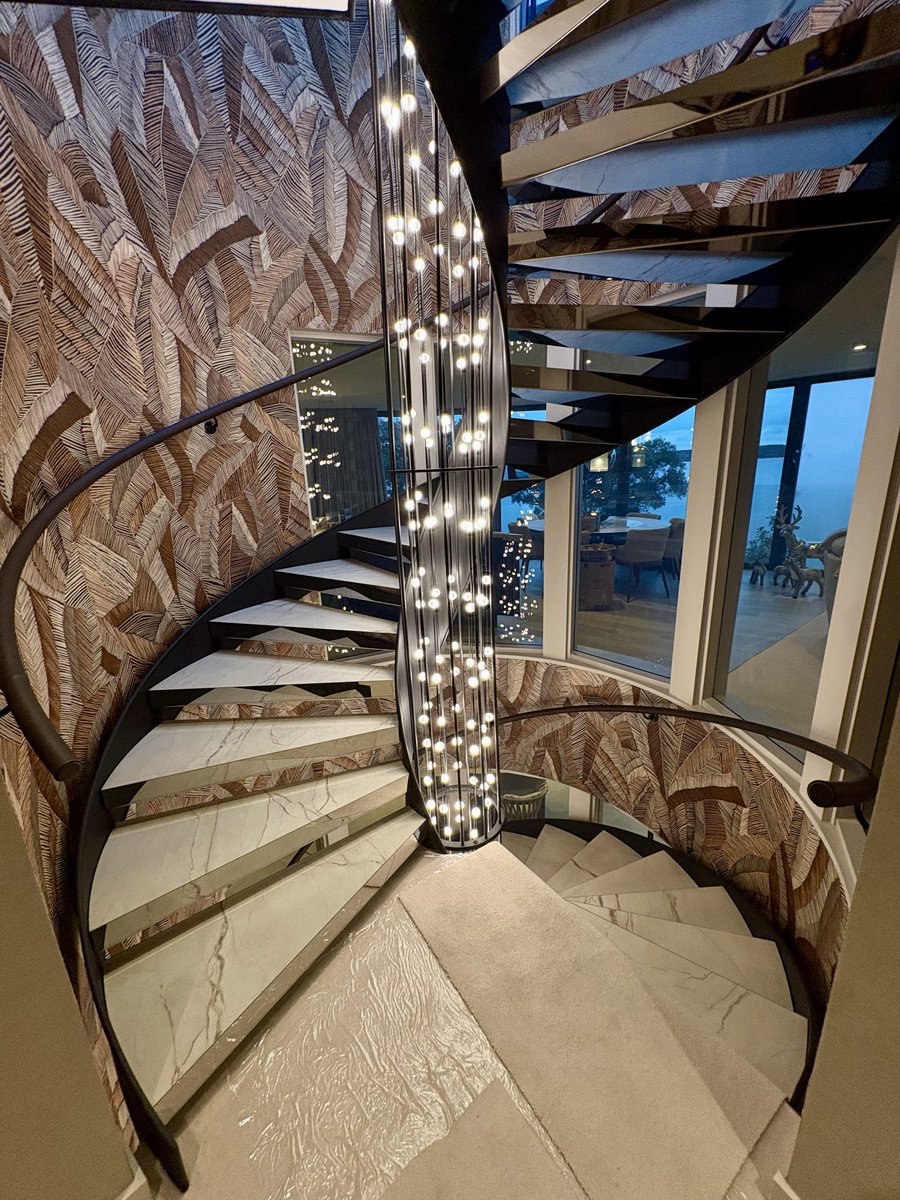 Hide and Stitch tweet media