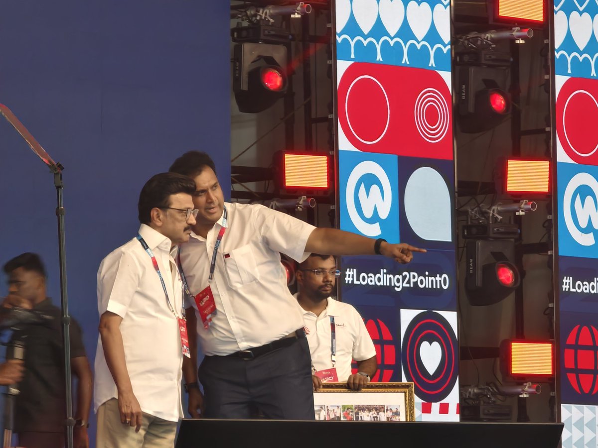 WeDravidians's tweet photo. MKS arrived!

#Loading2pointO https://t.co/4holOaDFIx