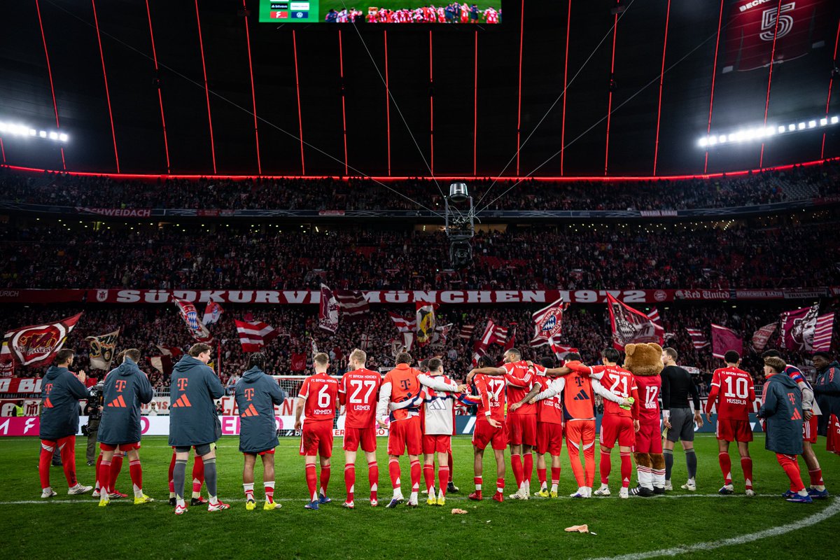 _bayerndepree's tweet photo. precisamos falar sobre a instituição fc bayern münchen

eu nunca vi um clube tão comprometido com a luta contra o racismo, a discriminação, o ódio e nazismo como o bayern 

é um clube que não se cala diante das injustiças. simplesmente gigantesco https://t.co/5g2VvN3Ba3