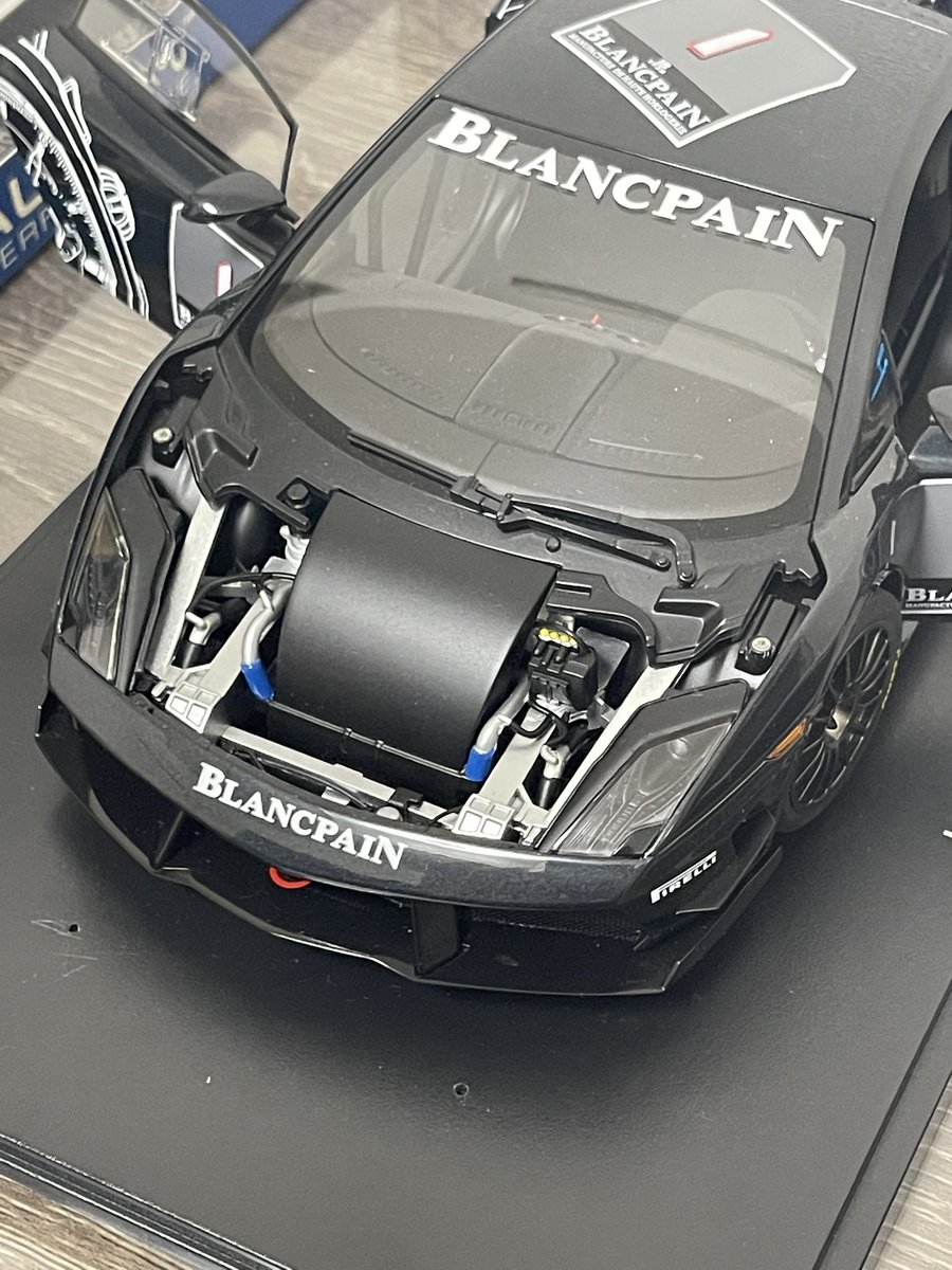 yokkyo_kai's tweet photo. オートアート 1/18
Lamborghini GallardoLP560 Super Trofeo
黒もいいね〜!
#ミニカー
#オートアート
#autoart
#ランボルギーニ
#ガヤルド
#lp560
#ブランパン https://t.co/9diNSdBmcM