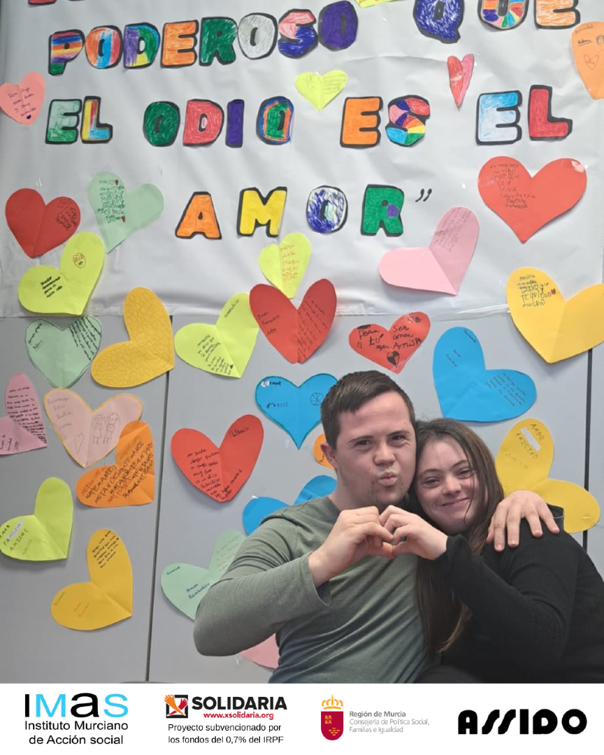 ASSIDOMURCIA's tweet photo. Taller de relaciones personales en el SEPAP. Descubrimos los diferentes tipos de amor y la importancia que tiene el amor en nuestra sociedad ❤️🧡💛💚💙💜🤎🖤🤍 
#ASSIDO #SEPAP #RelacionesPersonales #Inclusión #Murcia https://t.co/Sbo3dHc9Nt