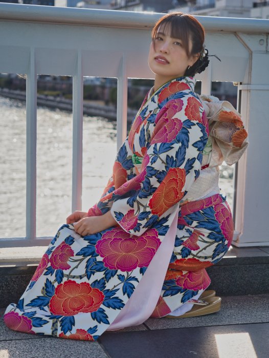 20260131 smooth撮影会
浅草
Model:平野つき(<a href="/hiranoomoon/">平野 つき</a>)さん
陽光に透ける冬の空気と、
鮮やかに咲く大輪の牡丹🏵️

#平野つき
#振袖
#ポートレート
#Portrait
#om写真投稿
#smooth撮影会
#kimono 
#japaneseculture