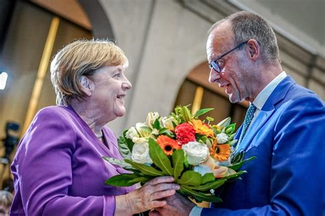 Friedrich Merz behauptet anlässlich seiner Rede auf dem Parteitag der CDU in Stuttgart, dass Merkel das Beste sei, was Deutschland passieren konnte.
Muss man mehr über ihn und seine Partei wissen?