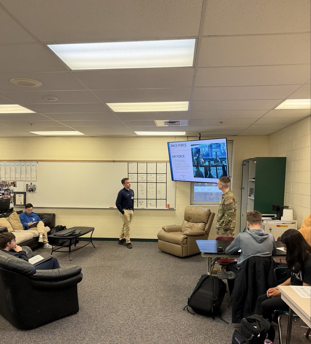 Mr. Kukarola tweet media