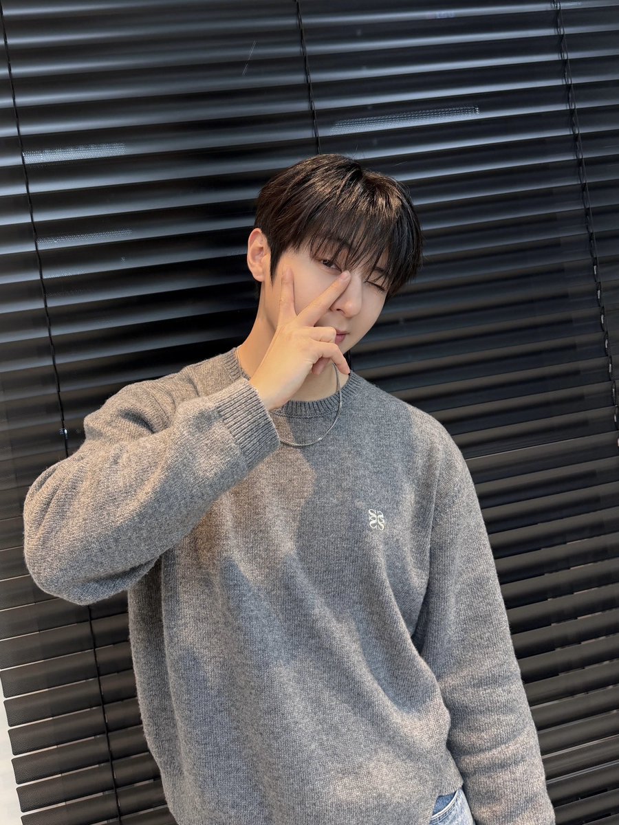 yun_n_OFFICIAL's tweet photo. [📸] 260220 최성윤(CHOI SUNG YUN) 1st Single Album [AURORA] 발매 기념 VIDEO CALL EVENT 안내 [퍼스트뮤직] 완료✔️

팬미팅 이후로 오랜만에 보는 니스들과 팬사인회 완료🙌
설 다들 잘 보냈나요? 성윤이 생각도 하셨죠!?🤭
다음 팬사인회에서 봐요~💖

#최성윤 #CHOISUNGYUN #AURORA https://t.co/VKFBz6T1th