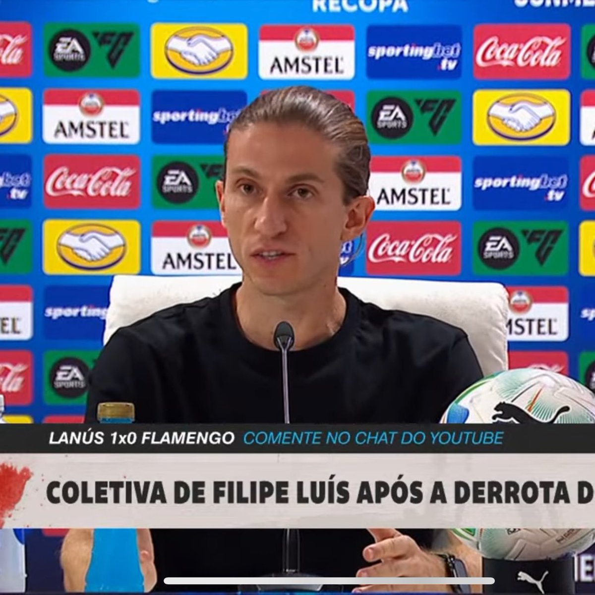 De um lado, um treinador belga do Bayern da Alemanha fez um pronunciamento de 12 minutos defendendo o óbvio: A vítima, o brasileiro Vinicius Júnior.

Do outro, um treinador brasileiro de time brasileiro (time esse que revelou o vini) fala que é uma situação de "palavra de um