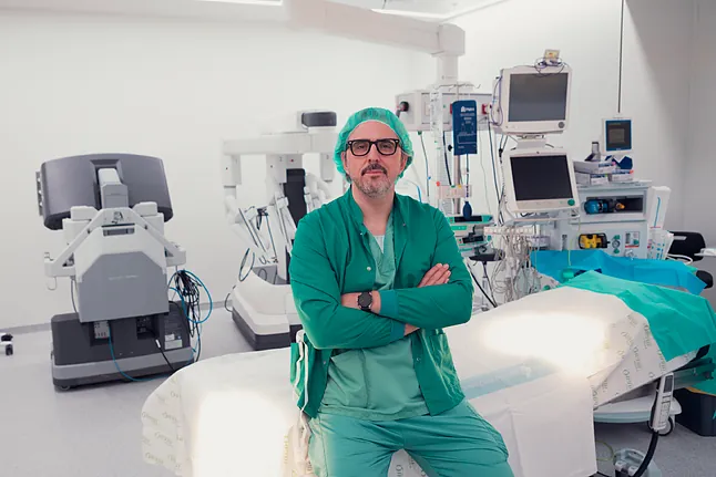 veintimillapie's tweet photo. Nadie en España quiere que un médico haga guardias de 24 horas, nadie quisiera ser  operado por un cirujano que estuviera cansado o agotado. https://t.co/BNqxJ1BVqw