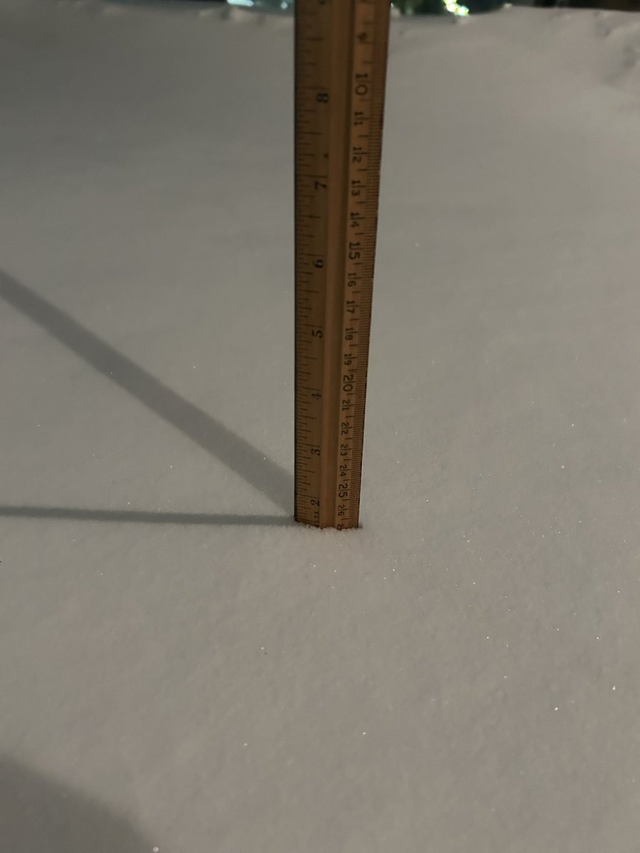 stusorrel's tweet photo. @NWSDesMoines about 5 inches in Waukee/Clive. https://t.co/tGPqx7OyjD