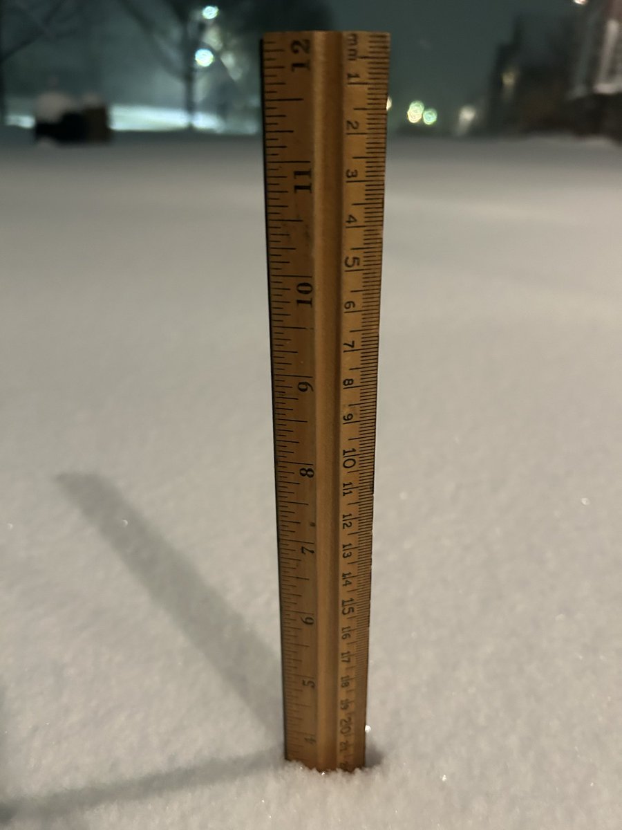 stusorrel's tweet photo. @NWSDesMoines about 5 inches in Waukee/Clive. https://t.co/tGPqx7OyjD