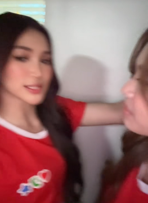mkhygge's tweet photo. hulaan niyo anong fav tiktok step ng jhocey... 🧎‍♀️ https://t.co/KemUZ4S5ej