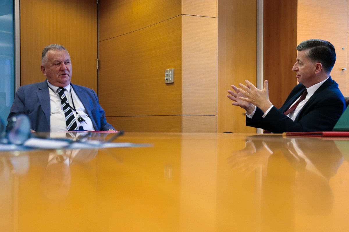 UKGovScotland's tweet photo. Scottish Secretary @D_G_Alexander is in New Zealand this week for bilateral talks with @toddmcclaymp, @NicolaWillisMP and @mangonui08.

Trade, defence and economic partnerships on the agenda. 🇬🇧🤝🇳🇿 https://t.co/307xBnx8bf