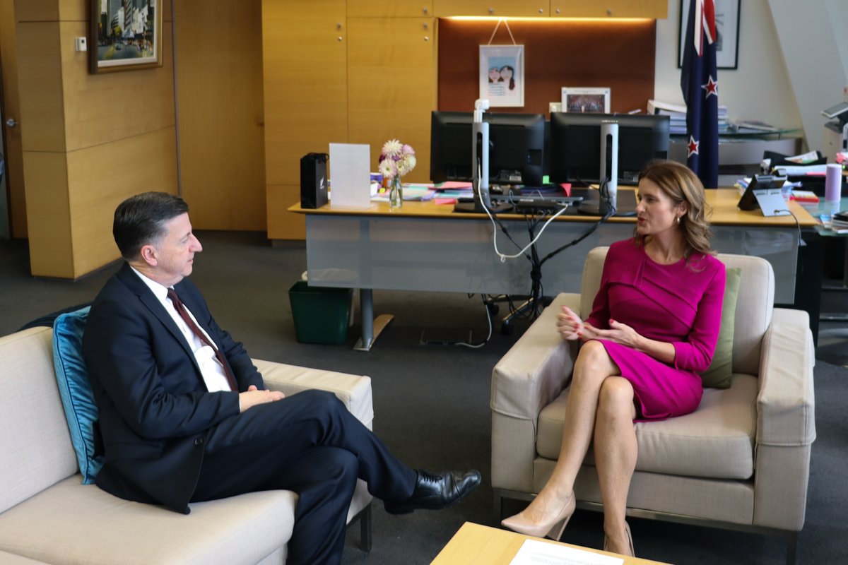 UKGovScotland's tweet photo. Scottish Secretary @D_G_Alexander is in New Zealand this week for bilateral talks with @toddmcclaymp, @NicolaWillisMP and @mangonui08.

Trade, defence and economic partnerships on the agenda. 🇬🇧🤝🇳🇿 https://t.co/307xBnx8bf