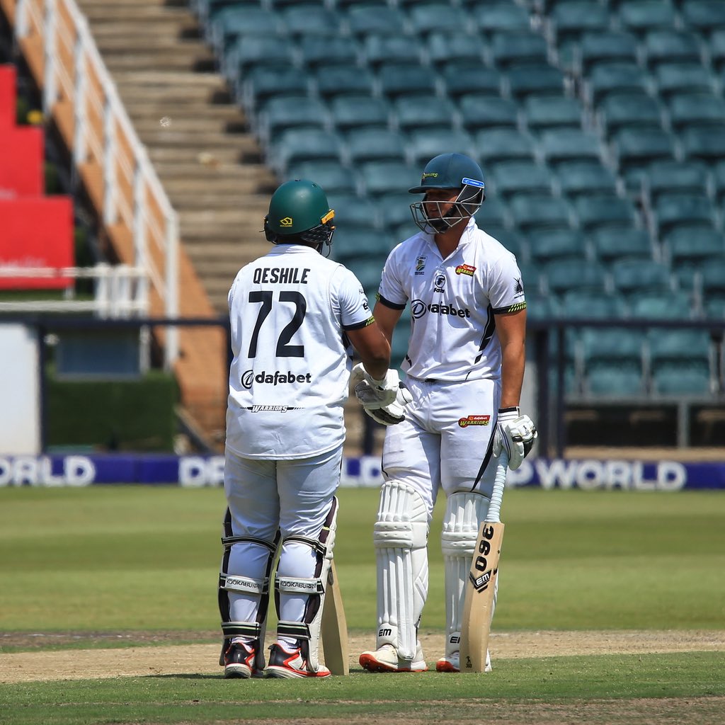 WarriorsCrickEC's tweet image. Dafabet Warriors- 305/10 (88 overs) 1st innings

DP World Lions-295/20 (100 overs) 1st innings

Dafabet Warriors- 80/5 (24 overs) 2nd innings

Keep on pushing Warriors⚔️🔥

#WozaNawe #4DaySeries
#WarriorWay #DafabetWarriors