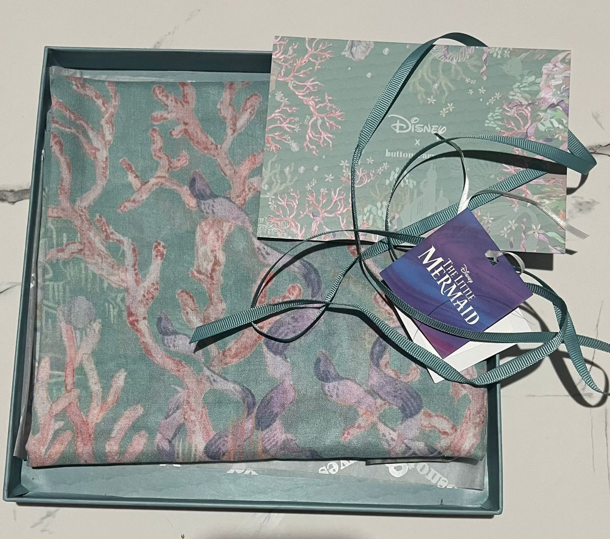 watanabaeyaa's tweet photo. ‼️UPDATE‼️

WTS Buttonscarves original 🤎

Kondisi bagus &amp; terawat ✨
Isi sesuai foto yaa

Price: 220k
🏠: Tangerang Selatan
Bisa req co oren (ada potongan voucher)

Minat / mau detail? DM yaa 📩 https://t.co/jYiAtXnWY4