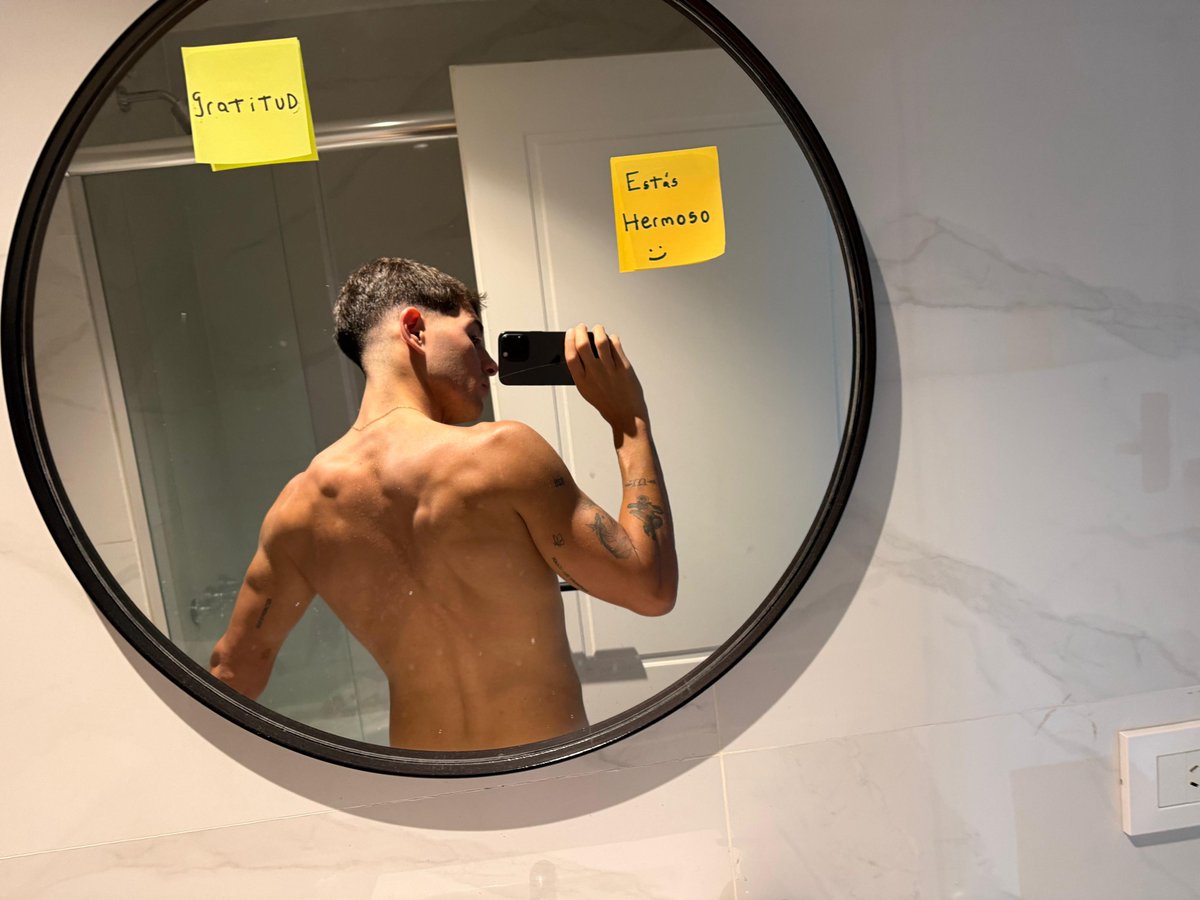 ErosmnstrX's tweet photo. just a flex https://t.co/tgNsqQCe8I