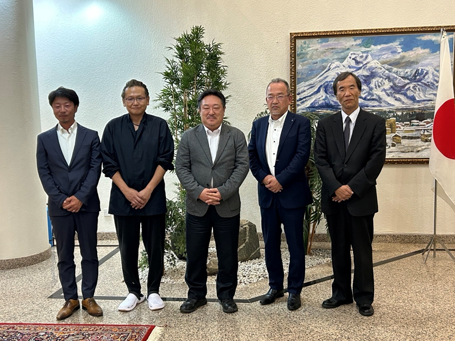 On 17 Feb., Ambassador Maekawa met Mr. Okumura, Deputy Branch Manager at Dai Nippon Construction, to discuss progress on the North–South Corridor (Makuti–Chirundu section) and other topics. The Embassy will continue to support Zimbabwe’s infrastructure development.