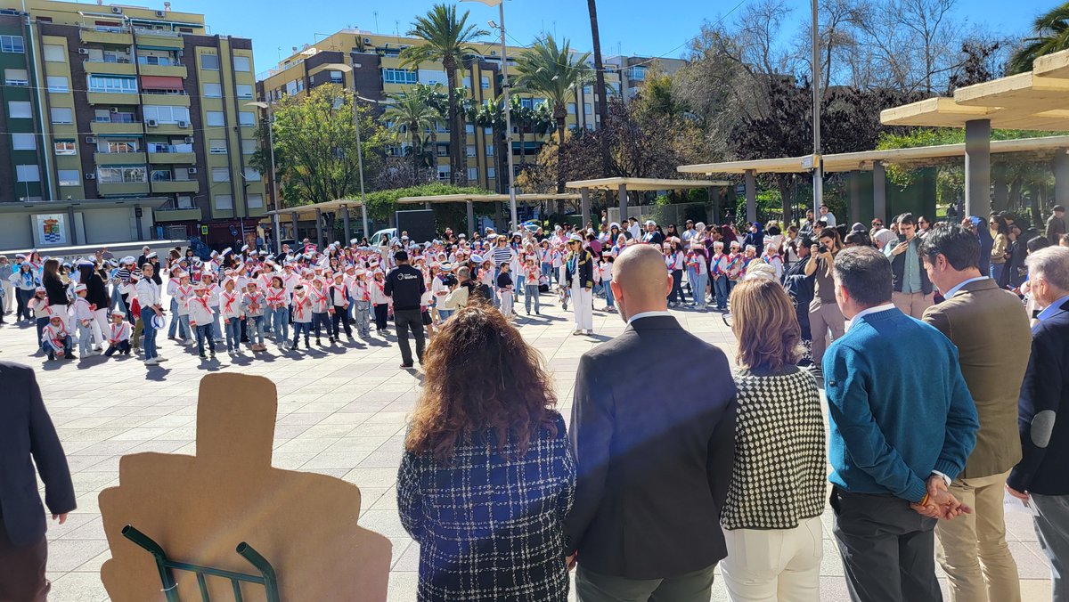La Plaza de España de Molina de Segura ha acogido esta mañana la visita del alumnado del CEIP San Antonio, que ha protagonizado un desfile de Carnaval 2026. Allí le han recibido el alcalde, <a href="/jangelalfonso/">José Ángel Alfonso</a>, y concejales de la Corporación municipal.