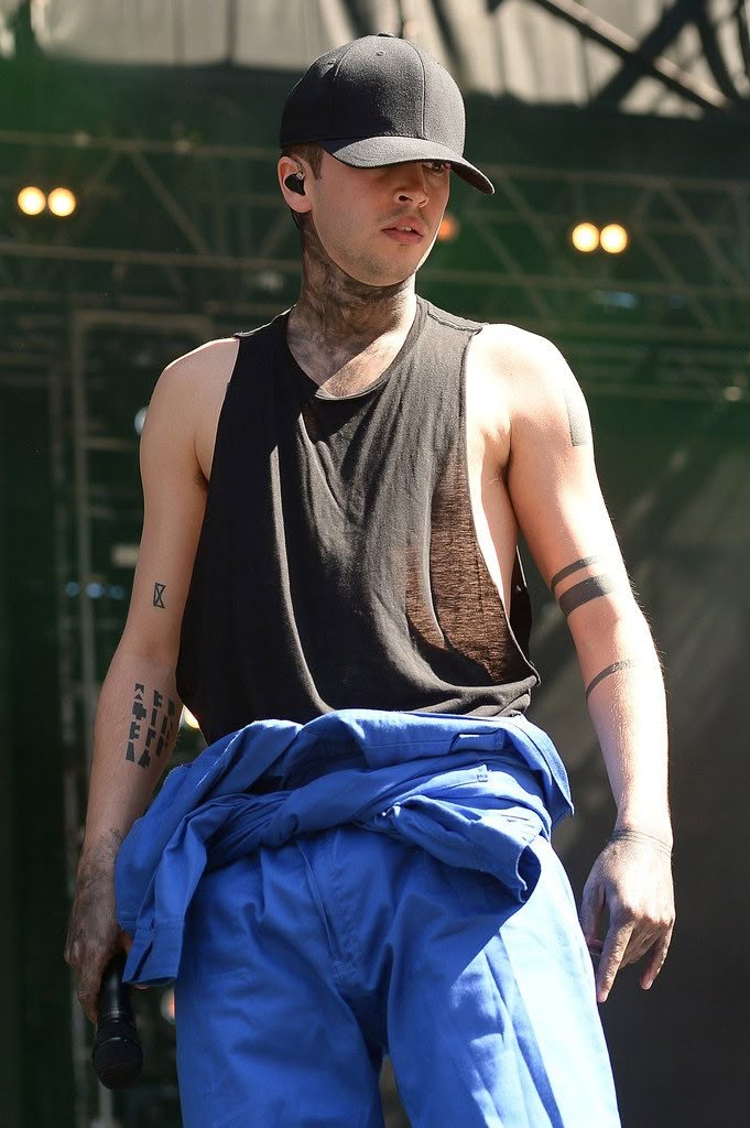 TylerOnceSaid's tweet photo. please PLEASE let tyler's stylist put him in more clothes like these for this festival season. 🙏🙏🙏 https://t.co/OJFYBlbzvi