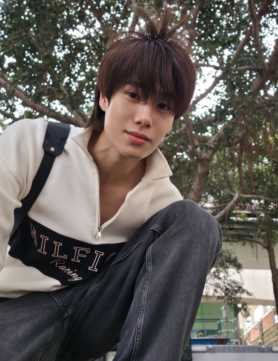 wins ‘cutest and most patooters’ award

look at his hair 😭😭😭😭😭🥺🤏🏻🤏🏻🤏🏻🤏🏻
PHuwINNnNnNnNnNnnN