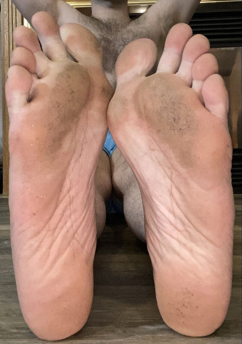 MasterHarry234's tweet photo. Ur addicted to the power of my $Tinky Alpha FEET 😵‍💫🦶🏻

#Alpha #MaleFeet #Findom #Master #CashGod #FootDom #FootStink #JockFeet #Sweaty #Rank #Ripe #WhiteSoles #FootSlave #Worship #Send https://t.co/Hdaz1bLCVC