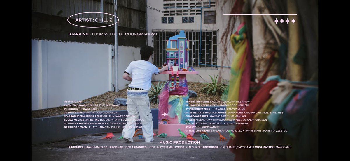 etherealyji's tweet image. this mv is so fun so here’s a tldr!

he was thirsty and drank the red soda before bed, which was actually the girls’ drink in their world. in his dream, they got him snacks with no drinks and he realises he offended them and returned it 🫳🏻🥹

#CHiLLiZ_มอญซ่อนผ้า
#tthomastc ⊹ ࣪ ˖