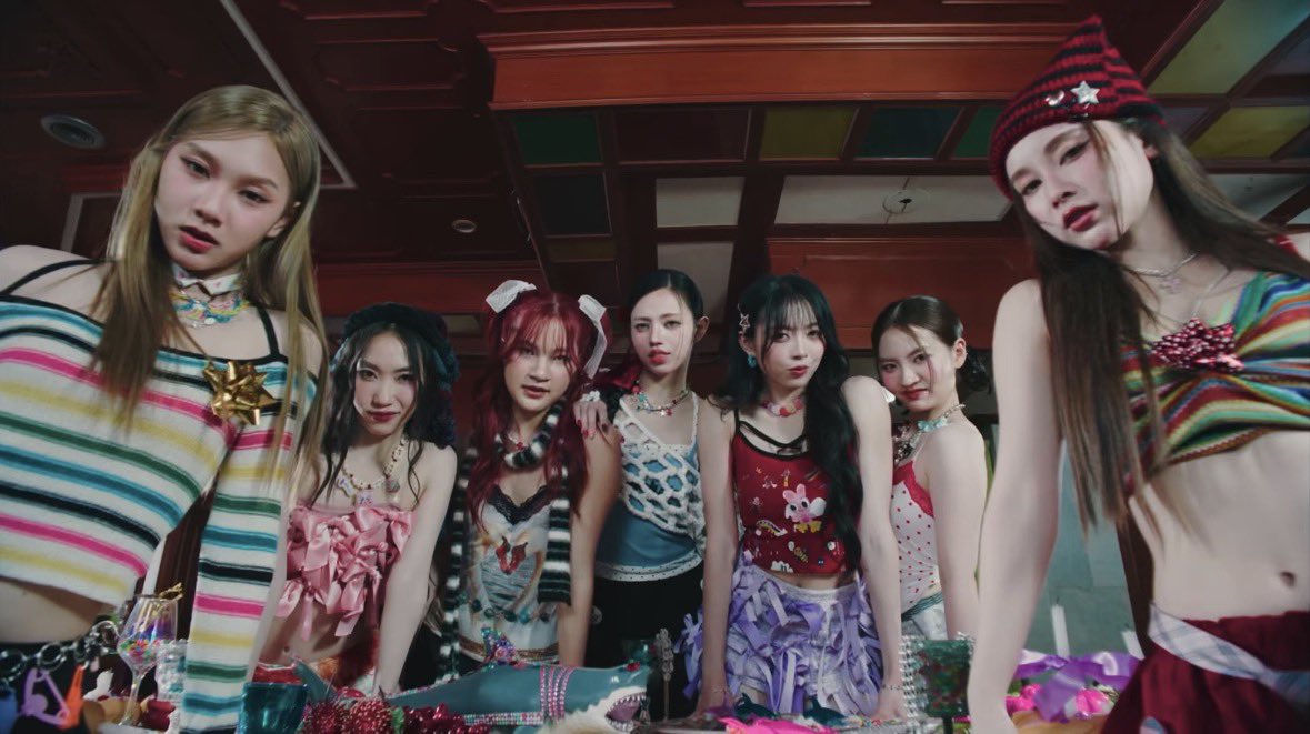 etherealyji's tweet image. this mv is so fun so here’s a tldr!

he was thirsty and drank the red soda before bed, which was actually the girls’ drink in their world. in his dream, they got him snacks with no drinks and he realises he offended them and returned it 🫳🏻🥹

#CHiLLiZ_มอญซ่อนผ้า
#tthomastc ⊹ ࣪ ˖