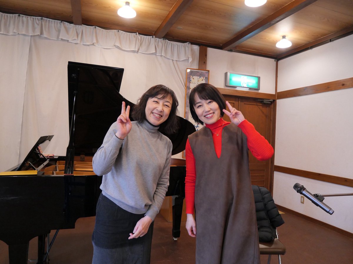 rie0901's tweet photo. 朗読と音楽　開催まであと3日となりました✨

きょうは会場の中棚荘さんでリハーサル🎤📕

演出や構成も含め私たち2人だからこそ表現できるセッションをお届けすることができそうです！

ご予約いただいたみなさまには心ゆくまで、朗読と音楽のひとときをお楽しみいただけたらと思います✨ https://t.co/iP3xsjlDsY