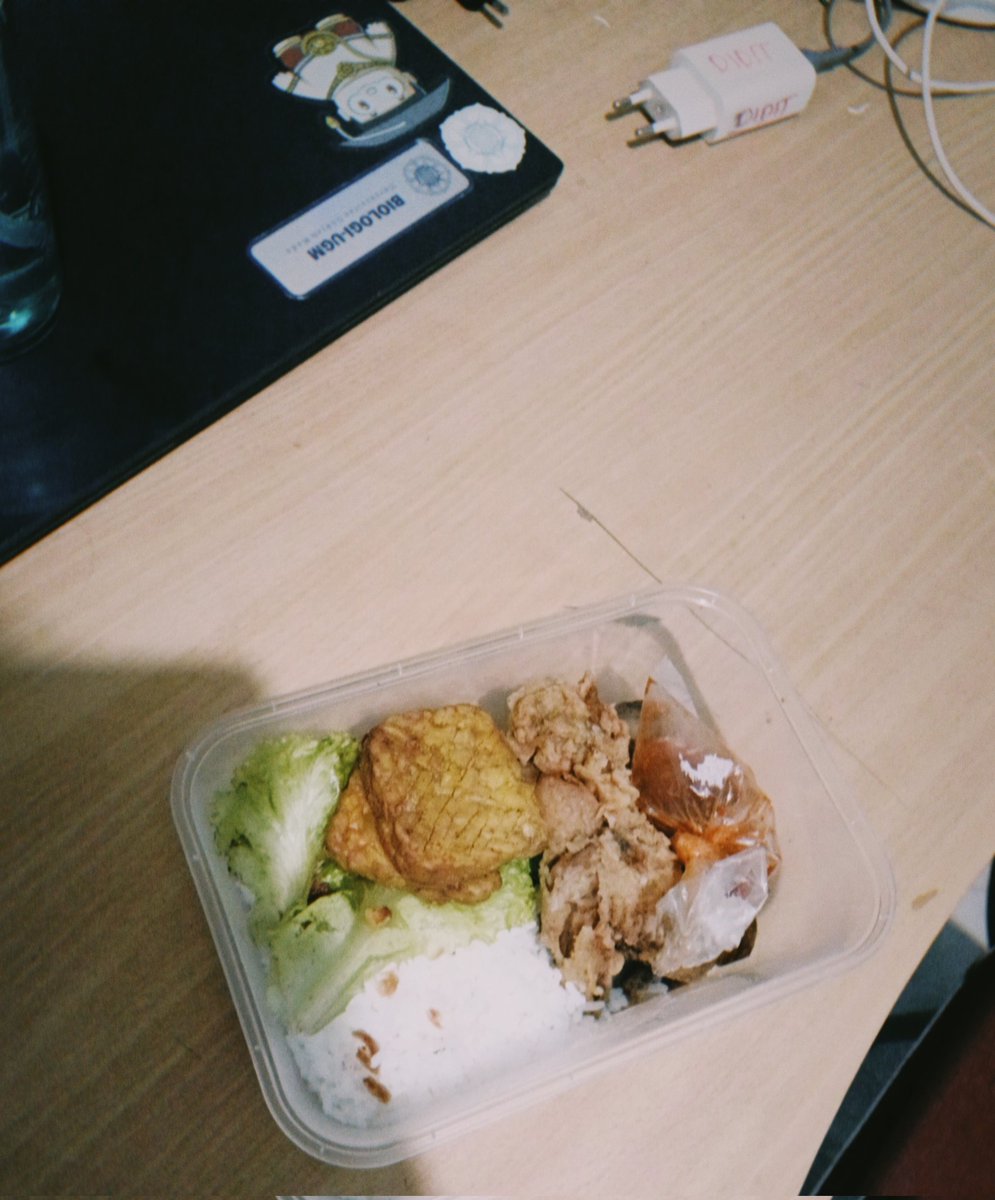 bctbatelah's tweet photo. ahay first time ni gue nyobain masakan dia..sofar enak tapi karna ngasihnya buat bagi² dan bukan buat gue jadi b aj https://t.co/sjzG1Nx1O6