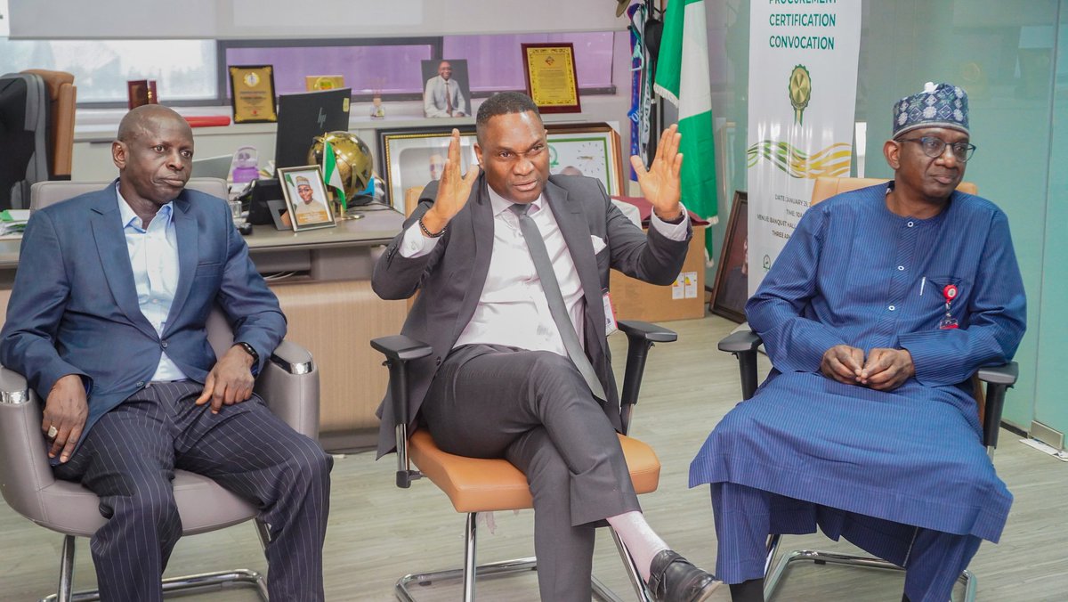 NaicomNG's tweet photo. PHOTO NEWS

The Commissioner For Insurance, National Insurance Commission (NAICOM), Mr. Olusegun Ayo Omosehin, paid a working visit to the Director-General of the Bureau of Public Procurement (BPP), Dr. Adebowale Adedokun, at his office in Abuja.
#NIIRA2025 #Insurance#NAICOM https://t.co/cY5DryzPBj