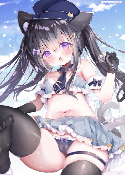 「えっちなコは逮捕しちゃいます…っ!」

叡智なことはゆるさない!
猫耳ポリスちゃんです🐱💙💜 