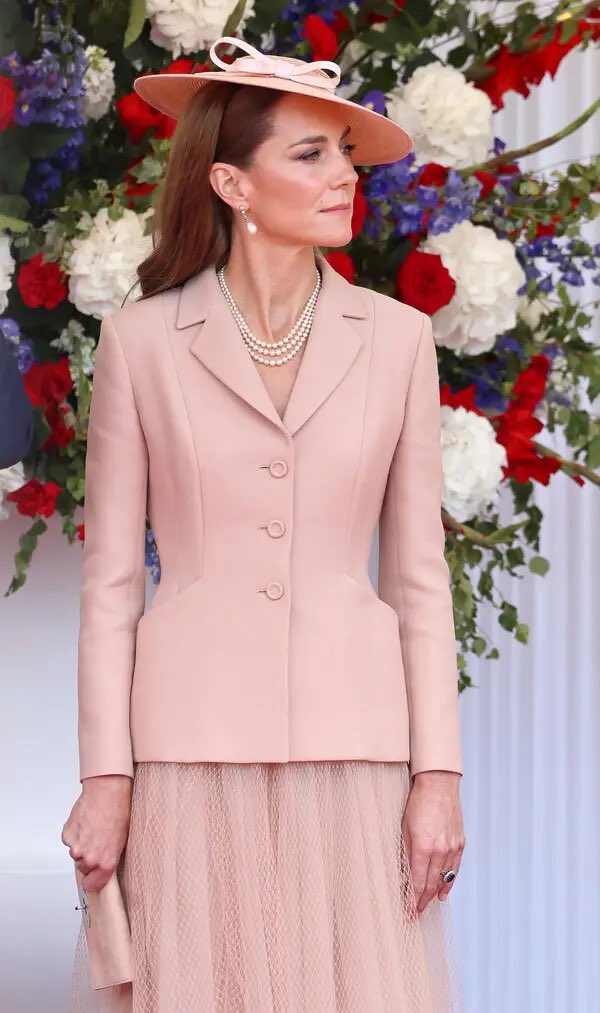 Peacock2828's tweet image. A timeline cleanse. Absolutely fabulous! #PrincessofWales #Catherine #pearls #Royalfamily