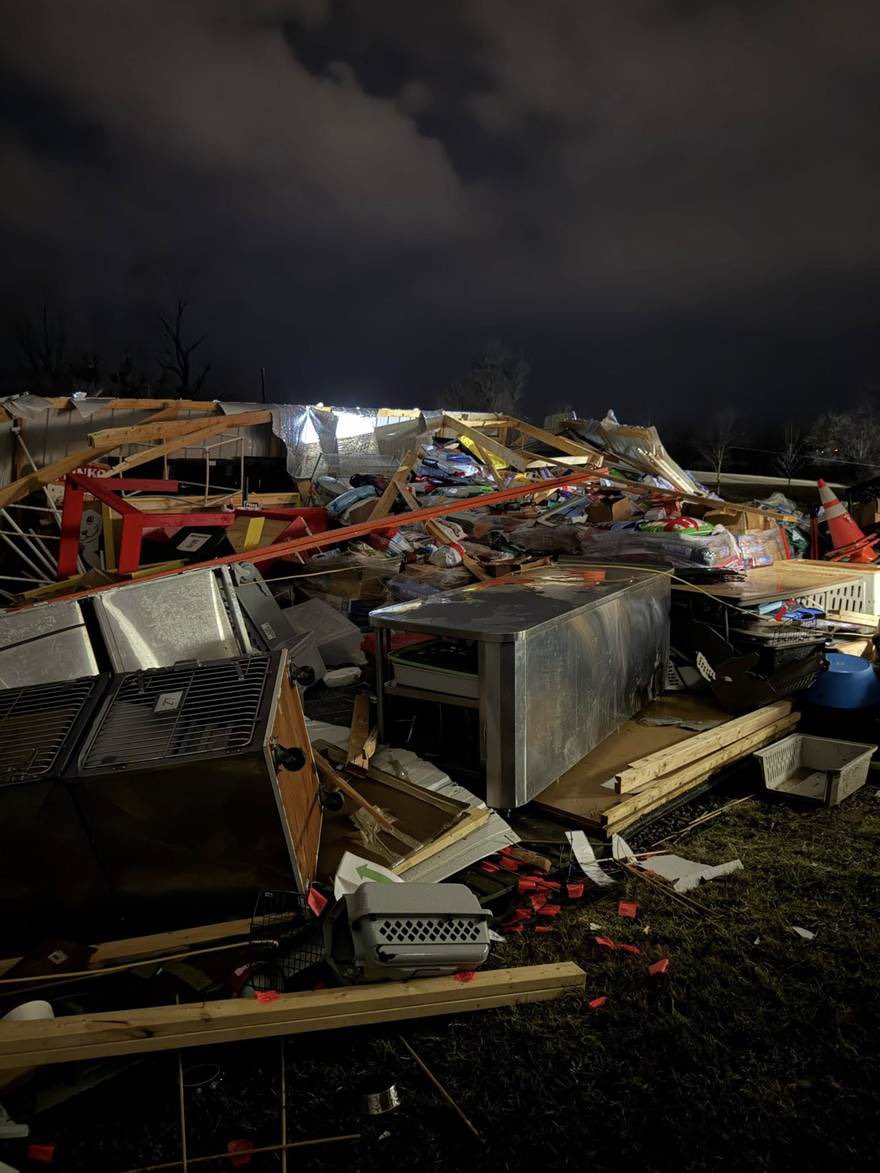 JayLesykWX's tweet photo. Significant tornado damage to the Monroe County Humane Association on the west side of Bloomington. Thankfully all staff and animals were unharmed #inwx https://t.co/EhVSP5zpm5